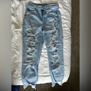 American Eagle Ripped High Rise Mom Jeans Size 6 Long